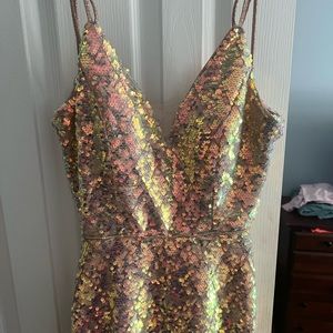 Prom dress I JUST bought late April 2022 , worn once for no more then 8hours !!